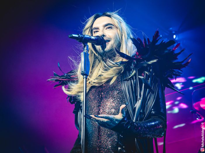Tokio Hotel: Tom Kaulitz aggredisce una fan Tokio Hotel: Tom Kaulitz aggredisce una fan