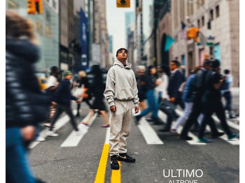 Classifiche, 23 maggio: Ultimo debutta al primo posto