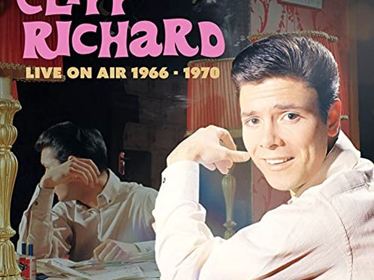 Party per i 60 anni di Cliff Richards su  uno yacht nel Mediterraneo