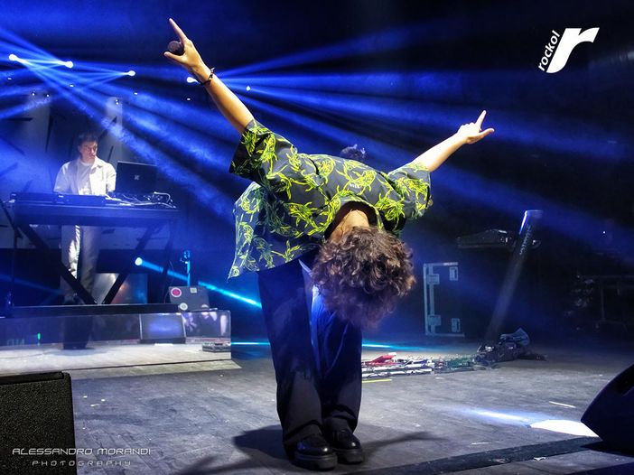 Madame, “Il mio amico” con Fabri Fibra: l’ascolto di Rockol Madame, “Il mio amico” con Fabri Fibra: l’ascolto di Rockol