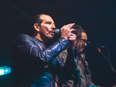 Omar Pedrini ed Elenoire Casalegno portano in tour la loro &apos;Velvet Goldmine Night&apos;
