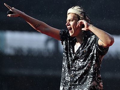 One Direction: ecco il video di &apos;Steal my girl&apos; con Danny DeVito - GUARDA