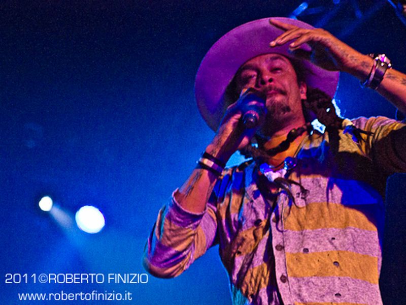 19 Ottobre 2011 - Magazzini Generali - Milano - Michael Franti &amp; Spearhead in concerto