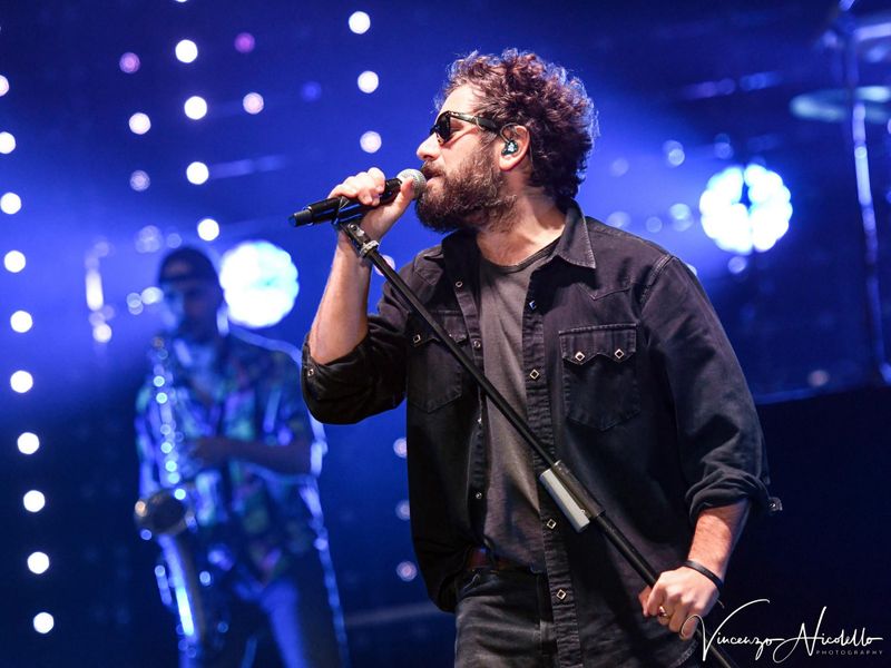 6 dicembre 2023 - PalaAlpitour - Torino - Tommaso Paradiso in concerto 6 dicembre 2023 - PalaAlpitour - Torino - Tommaso Paradiso in concerto