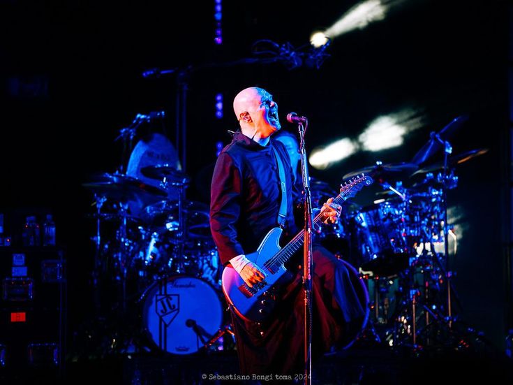 Billy Corgan: &apos;Continuerò come Smashing Pumpkins, anche da solo&apos;