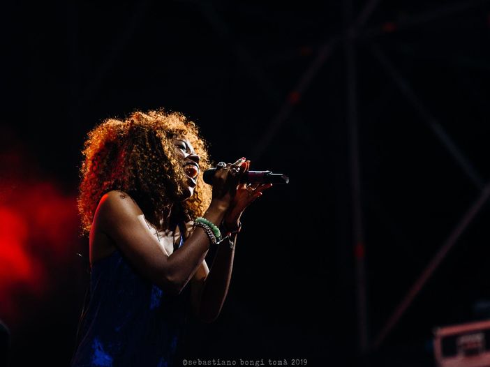 Noel Gallagher, ecco il video di &#039;In the heat of the moment&#039;: GUARDA