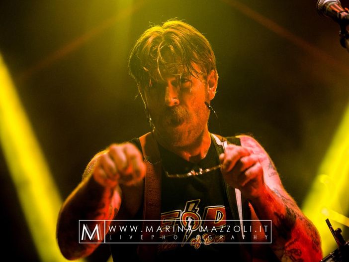 Gli Eagles of Death Metal rispondono al Bataclan: "Siete dei codardi" Gli Eagles of Death Metal rispondono al Bataclan: "Siete dei codardi"