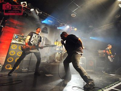 Bene gli italiani Linea 77 sul settimanale &apos;Kerrang!&apos;