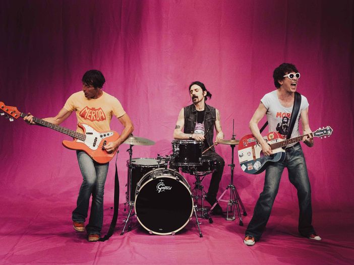 Gli Zen Circus raccontano la vita dei gatti e la nostra