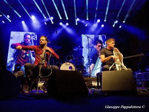 2 cellos