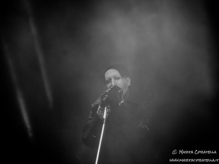 Marilyn Manson va ad abitare a L.A. e fa arrabbiare i vicini