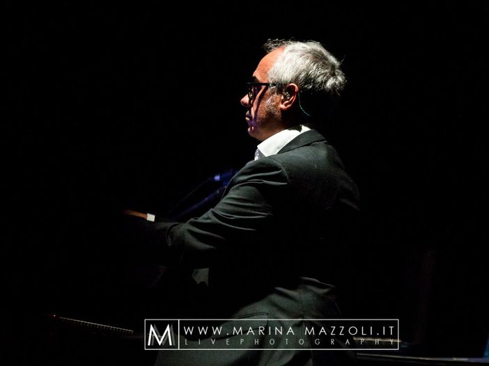 Franco Battiato, anticipazione di due brani contenuti nell&#039;antologia: ascolta il duetto con Mika su &#039;Center of gravity&#039; e l&#039;inedito &#039;Lo spirito degli abissi&#039;