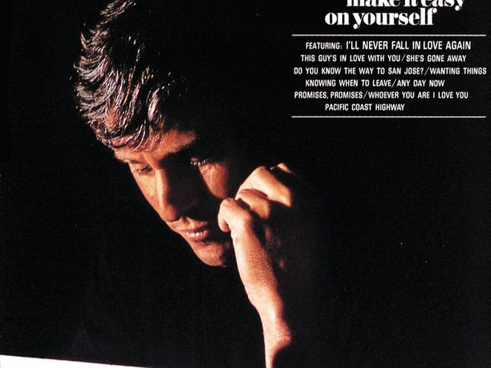 La miglior canzone in un film è ‘Over the rainbow’ di Judy Garland (1939) La miglior canzone in un film è ‘Over the rainbow’ di Judy Garland (1939)