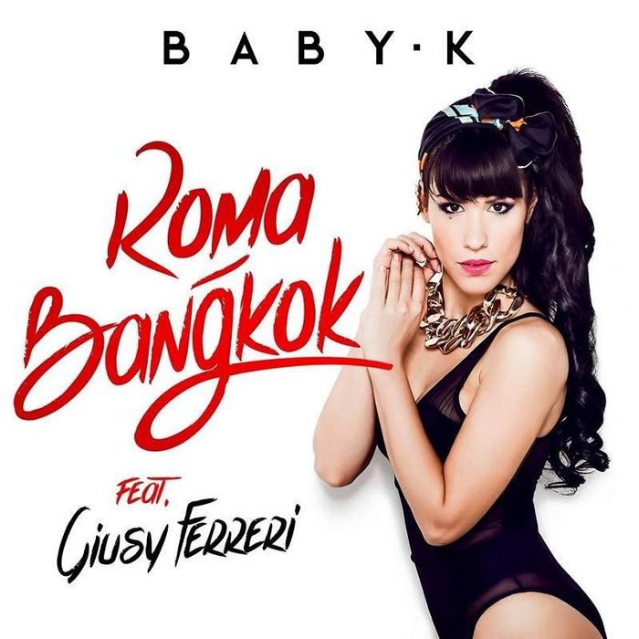 https://images.rockol.it/H5zrIGVb4uP910mVrNG1zG_SM-Q=/700x0/smart/rockol-img/img/foto/upload/copertina-ufficiale-del-brano-roma-bangkok-maxw-1280.jpg