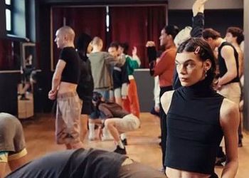 Dietro le quinte del video di &quot;Nonostante tutto&quot;, con Elisa