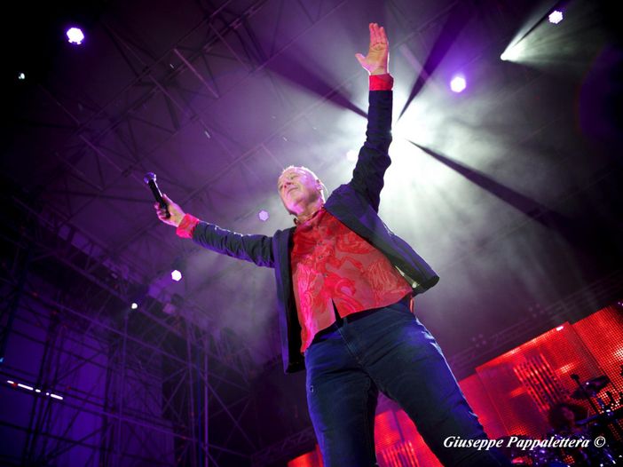 Simple Minds, posticipati al 2022 i concerti in Italia: le nuove date