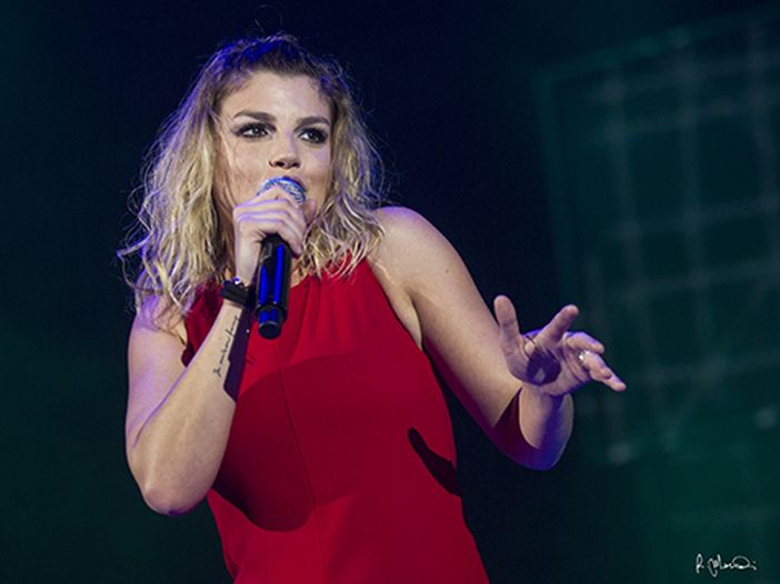 Sanremo 2022: Emma, dito medio ai malpensanti: “Io e Michielin, due artiste risolte: vi stupiremo” Sanremo 2022: Emma, dito medio ai malpensanti: “Io e Michielin, due artiste risolte: vi stupiremo”