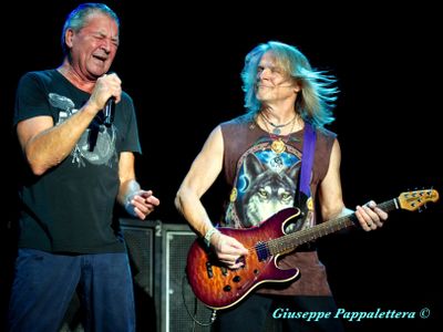 Ovazione per i Deep Purple e l&apos;Orchestra Filarmonica di Budapest