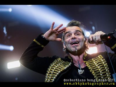 Piero Pelù, fantasma ingombrante per i nuovi Litfiba. Parola di Aldo Grasso