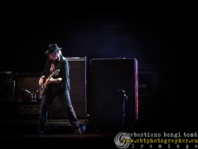 25 luglio 2013 - Lucca Summer Festival - Piazza Napoleone - Lucca - Neil Young in concerto