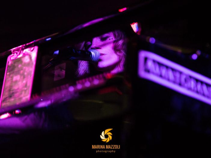 L'Aura, un regalo ai fan e l'annuncio di un prossimo nuovo album L'Aura, un regalo ai fan e l'annuncio di un prossimo nuovo album