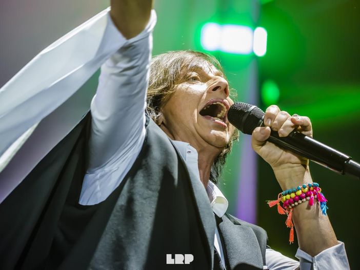 Gianna Nannini, infortunio al concerto di Genova: ‘Ho un grosso problema al ginocchio’ Gianna Nannini, infortunio al concerto di Genova: ‘Ho un grosso problema al ginocchio’