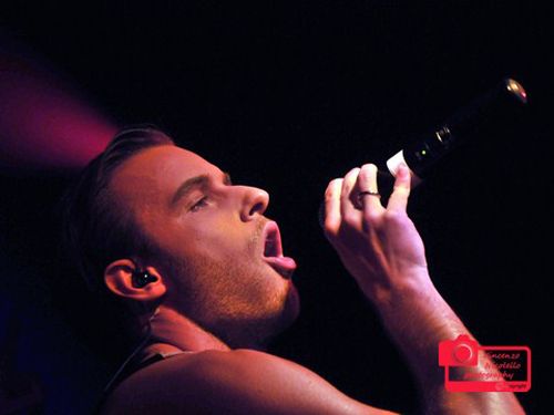 Immanuel Casto presenta il nuovo singolo "Alphabet of love" su Pornhub