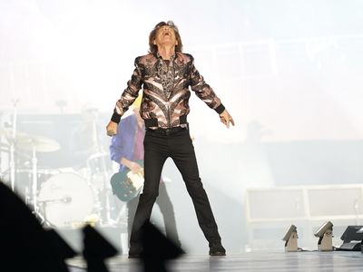 Rolling Stones, rinviato il debutto del tour australiano dopo la morte di L&apos;Wren