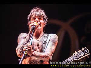 Voci: potrebbe nascere una superband tra Darkness e Foo Fighters