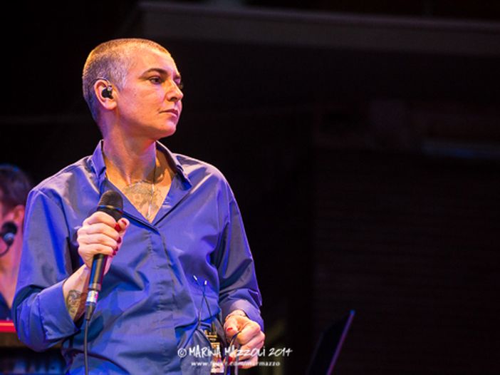 La figlia di Sinead O'Connor canta "Nothing Compares 2 U" La figlia di Sinead O'Connor canta "Nothing Compares 2 U"