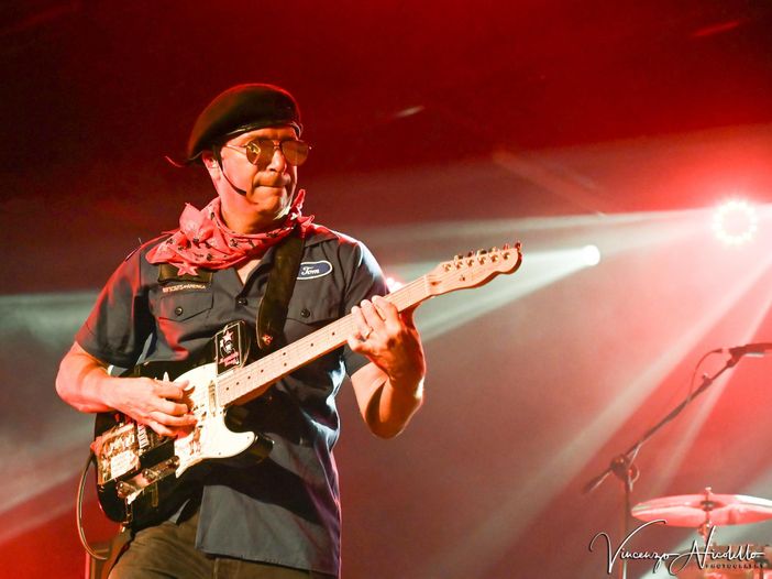 Tom Morello presenta la nuova protest song &#039;Marching on Ferguson&#039; live - VIDEO