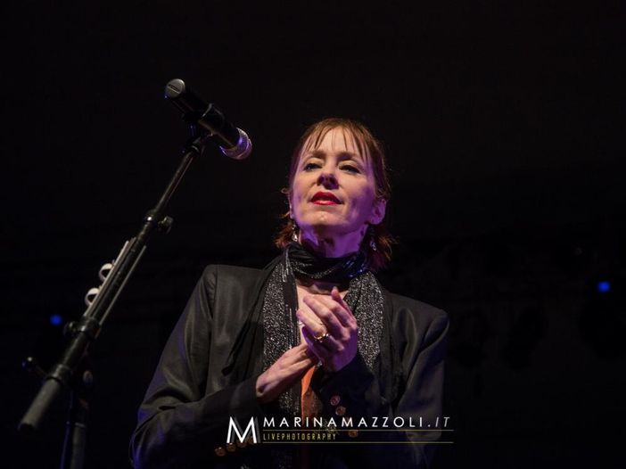 Suzanne Vega: esce a maggio un nuovo album dal vivo. Ascolta