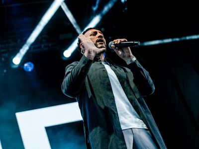 Confermato il debutto solista di Simon dei Blue