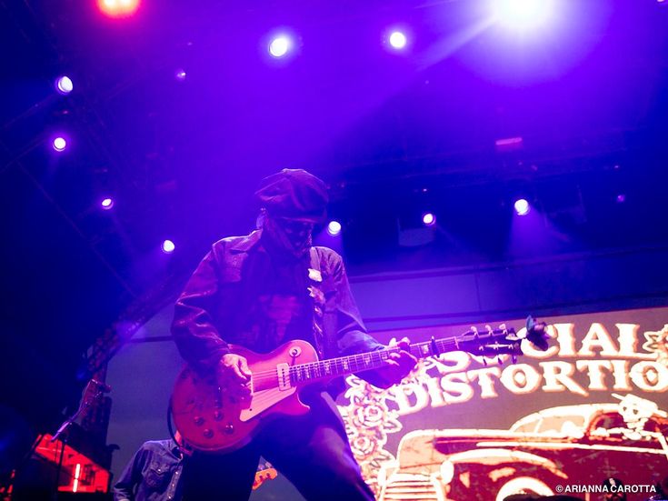 Social Distortion