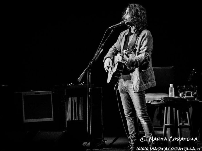 Chris Cornell potrebbe essersi suicidato sotto effetto di medicinali o altre sostanze Chris Cornell potrebbe essersi suicidato sotto effetto di medicinali o altre sostanze