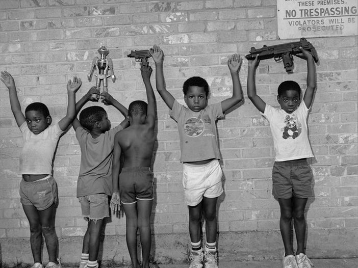 Nas si piega ad uno sponsor