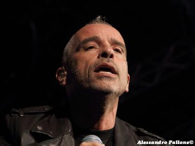 Eros Ramazzotti, in &apos;e2&apos; un duetto anche con Jon Spencer