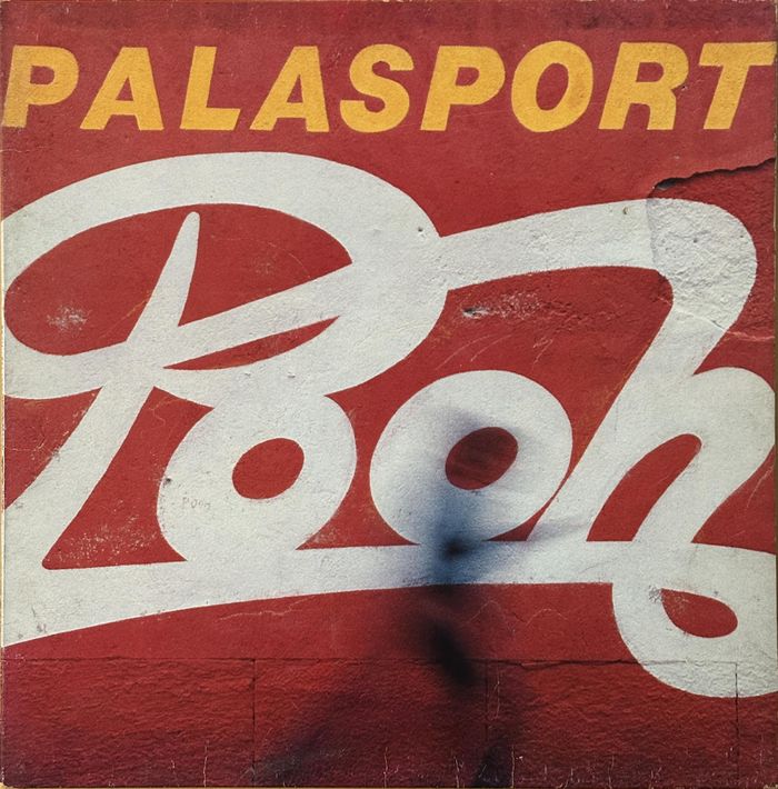 https://images.rockol.it/JkGmnHNiSmwbGnXD6FVvGBCMO7Y=/700x0/smart/rockol-img/img/foto/upload/pooh-copertina-album-dal-vivo-palasport-1982.JPG