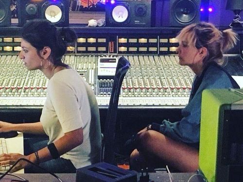 Giulia Ananìa rinnova il contratto in esclusiva con Warner Chappell Music Italiana