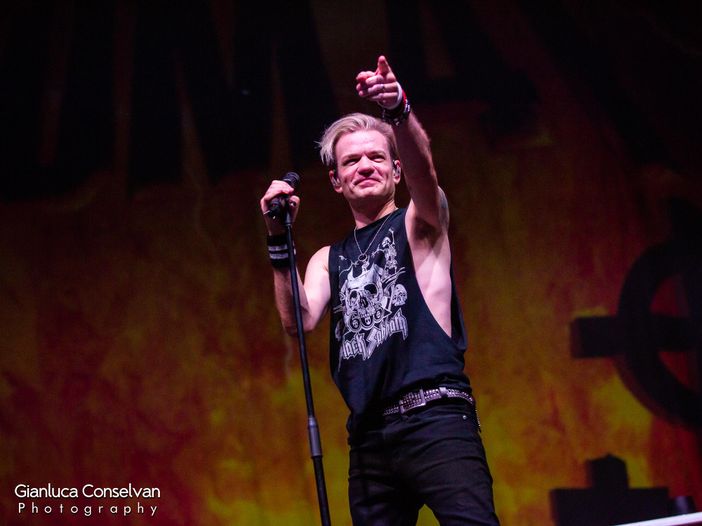 Sum 41: ricoverato Deryck Whibley  Sum 41: ricoverato Deryck Whibley