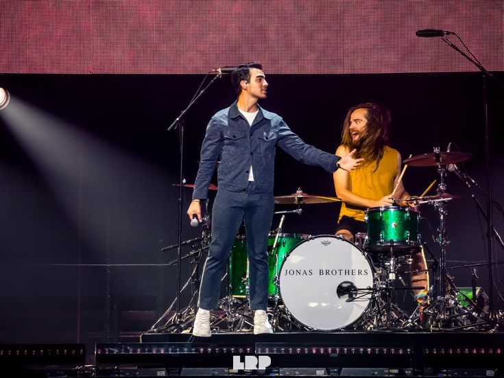 Joe Jonas, concerto improvvisato per il principe William