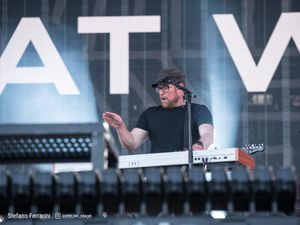 Attacco agli USA, i Jimmy Eat World cambiano titolo al singolo