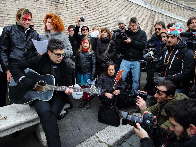 Flash Mob David Bowie - Roma