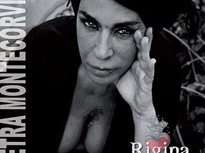 Pietra Montecorvino: 'Napoli mediterranea' finalmente in Italia Pietra Montecorvino: 'Napoli mediterranea' finalmente in Italia