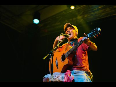 Manu Chao: trionfale concerto a Parigi
