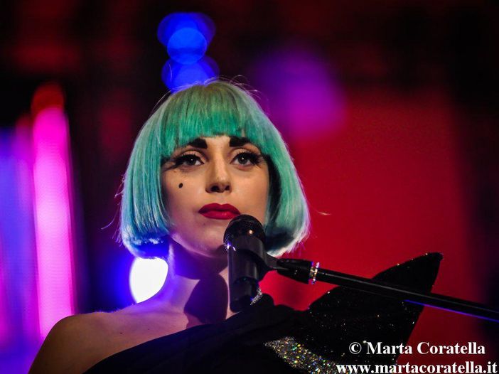 Lady Gaga, ascolta 'Do what U want' con R. Kelly Lady Gaga, ascolta 'Do what U want' con R. Kelly