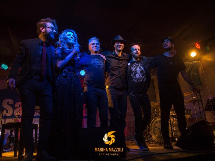 L&#039;Aura, un regalo ai fan e l&#039;annuncio di un prossimo nuovo album