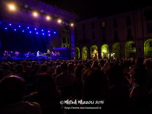 Concerti, Burt Bacharach apre &apos;Musicastelle in Blue&apos; in Valle d&apos;Aosta 