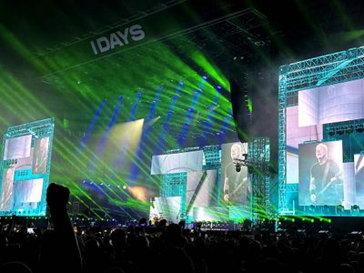 Concerti, Metallica e Red Hot Chili Peppers prima in Europa per evitare la crisi