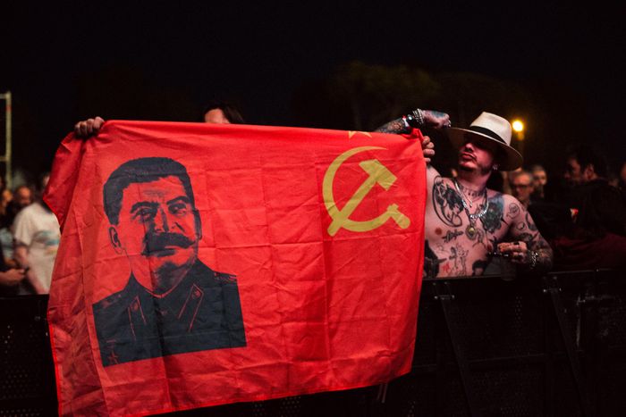 https://images.rockol.it/MHpOVOmBtGhLEqbPhTW1WHzaB9M=/700x0/smart/rockol-img/img/foto/upload/2024-06-13-cccp-5.jpg https://images.rockol.it/MHpOVOmBtGhLEqbPhTW1WHzaB9M=/700x0/smart/rockol-img/img/foto/upload/2024-06-13-cccp-5.jpg